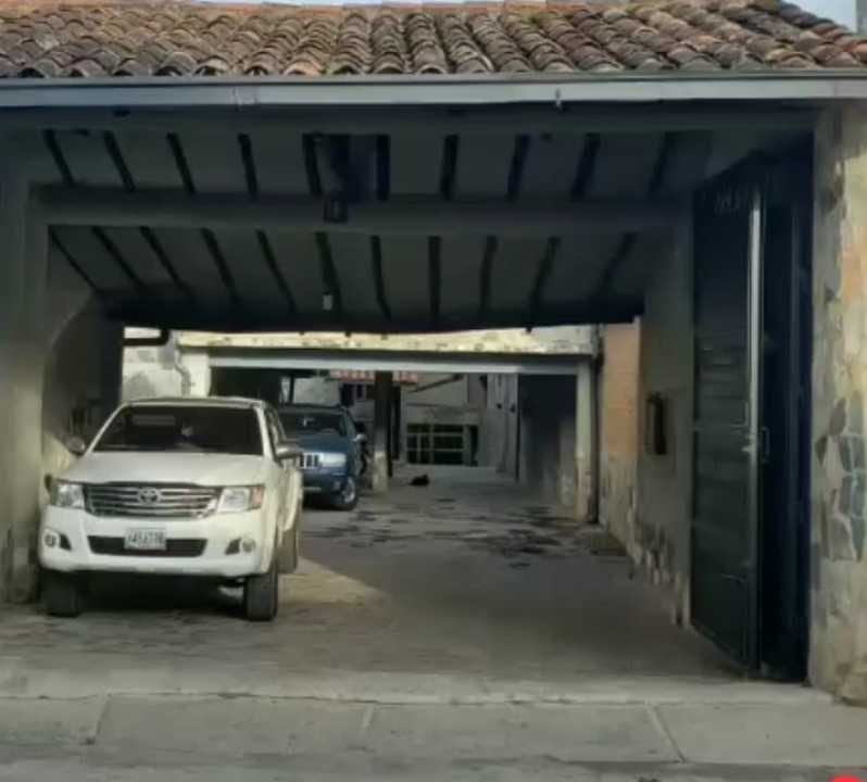 Local comercial en El Hatillo, Caracas - 1