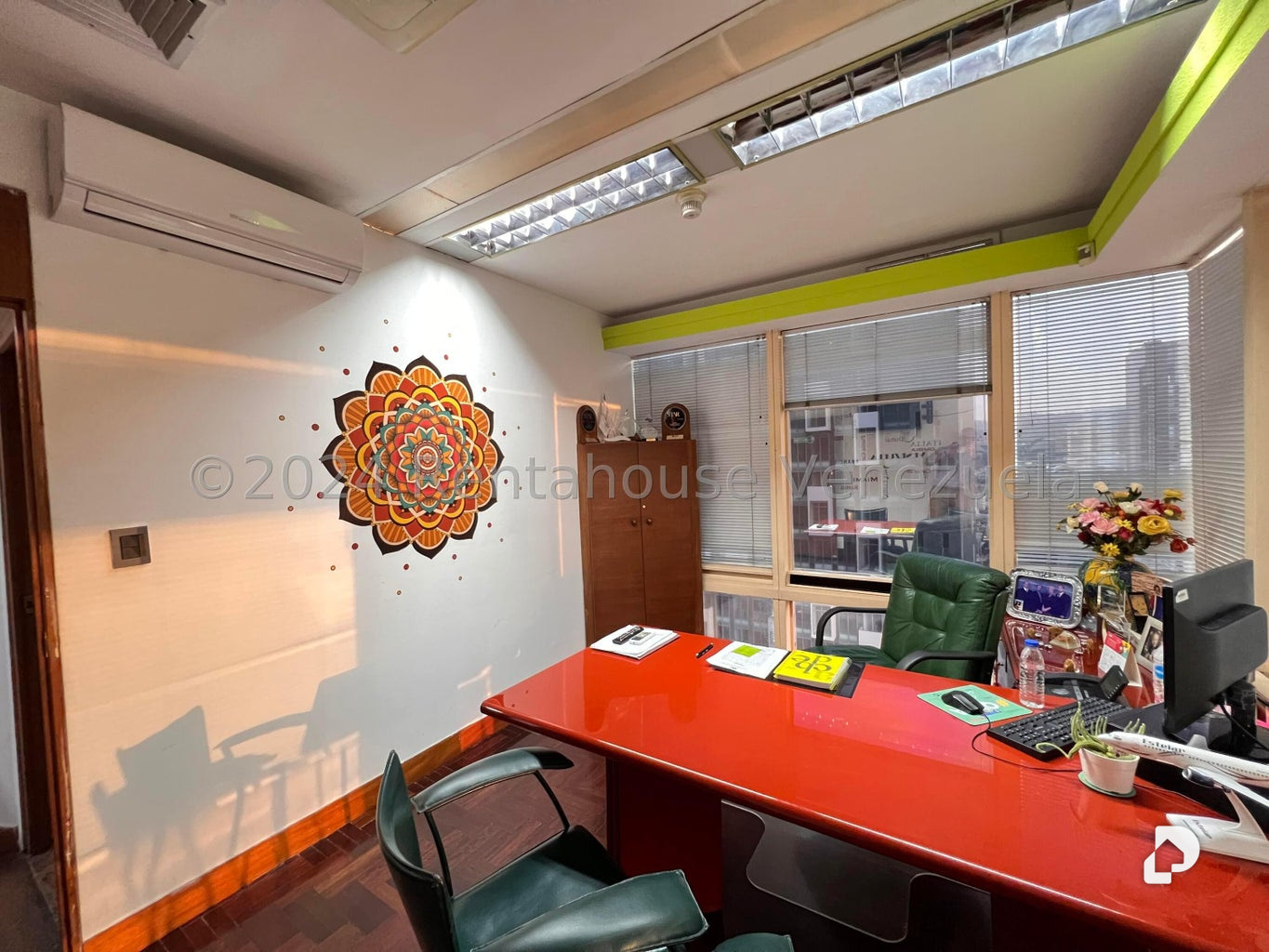 Oficina en La Castellana, Caracas – 19
