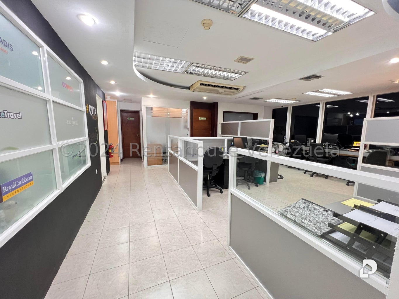 Oficina en La Castellana, Caracas – 23
