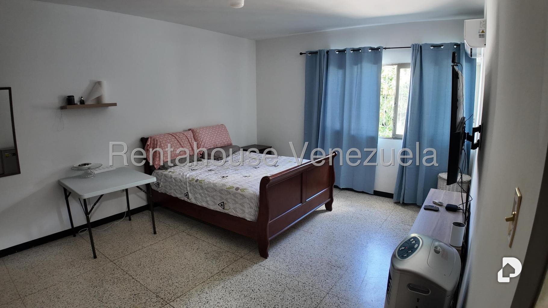 Casa en San Román, Caracas – 23