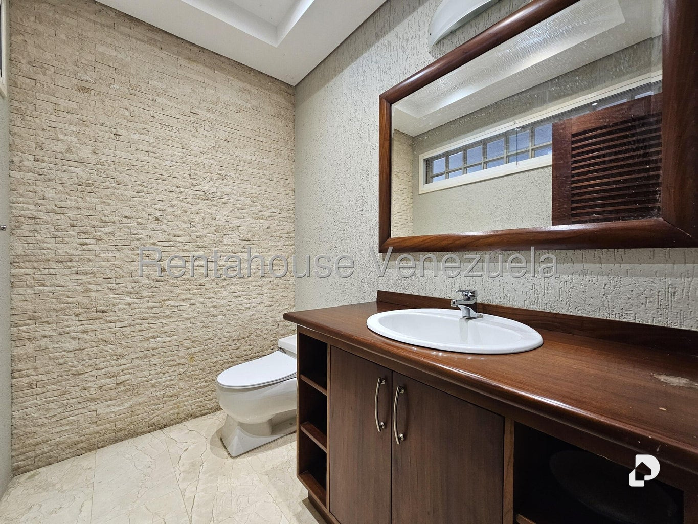Casa en Macaracuay, Caracas – 25