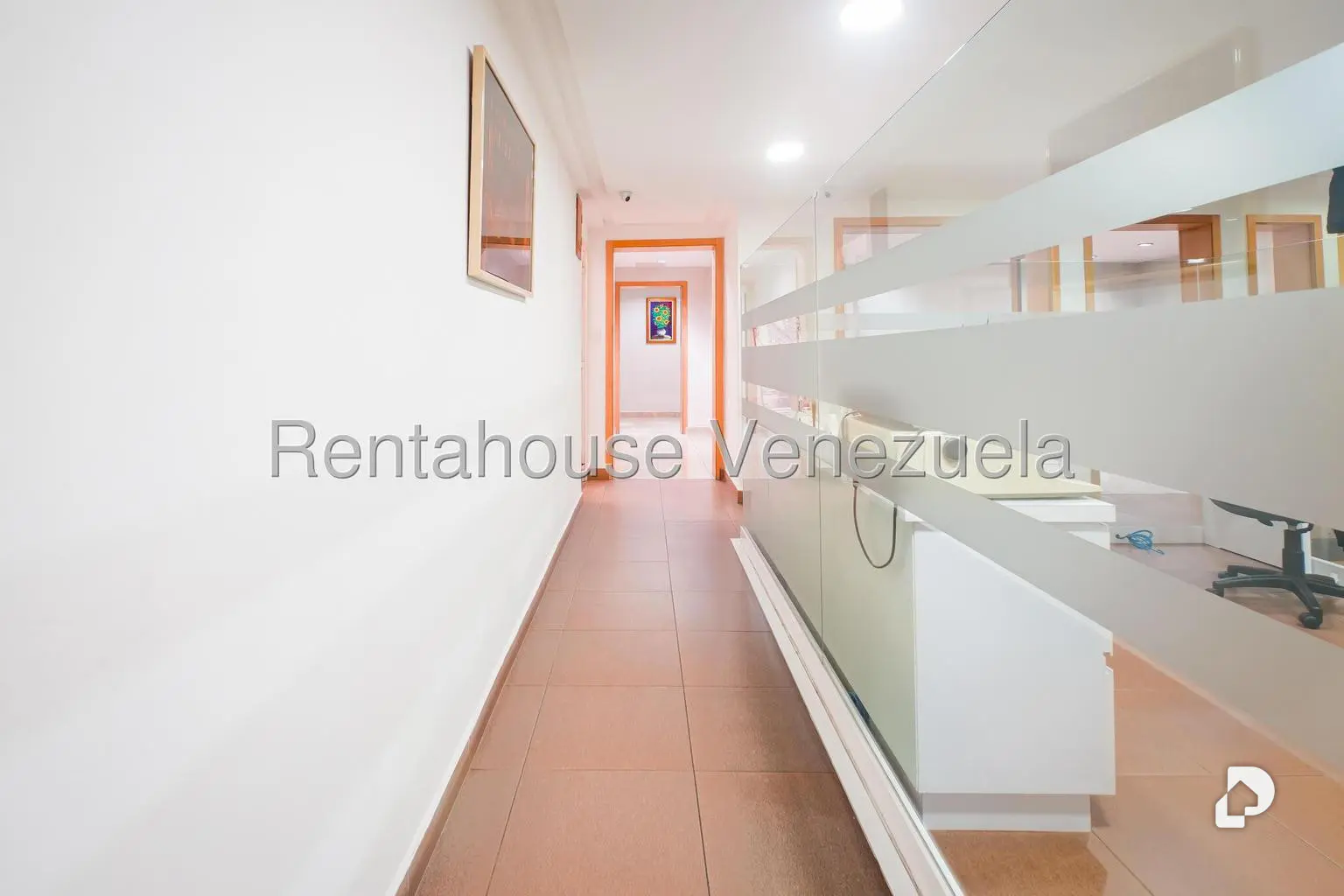 Local comercial en La Castellana, Caracas – 27