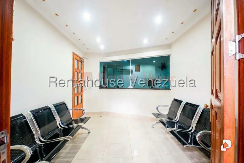 Local comercial en La Castellana, Caracas – 26