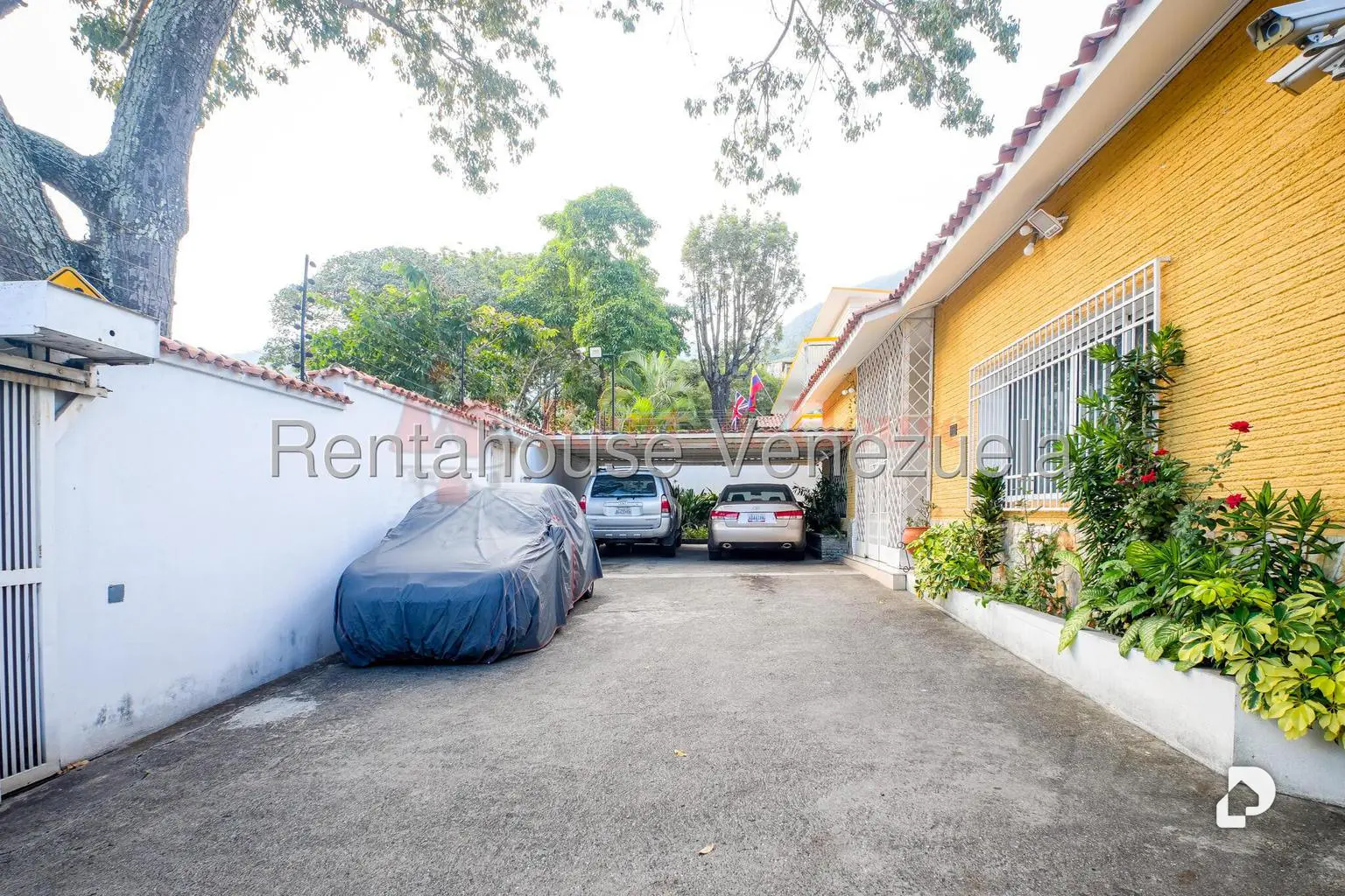 Local comercial en La Castellana, Caracas – 25