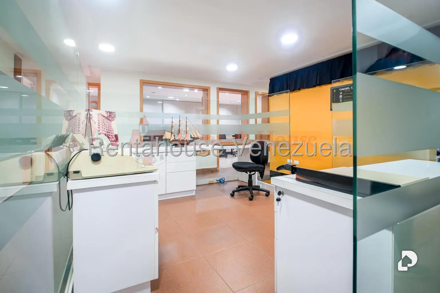 Local comercial en La Castellana, Caracas – 29