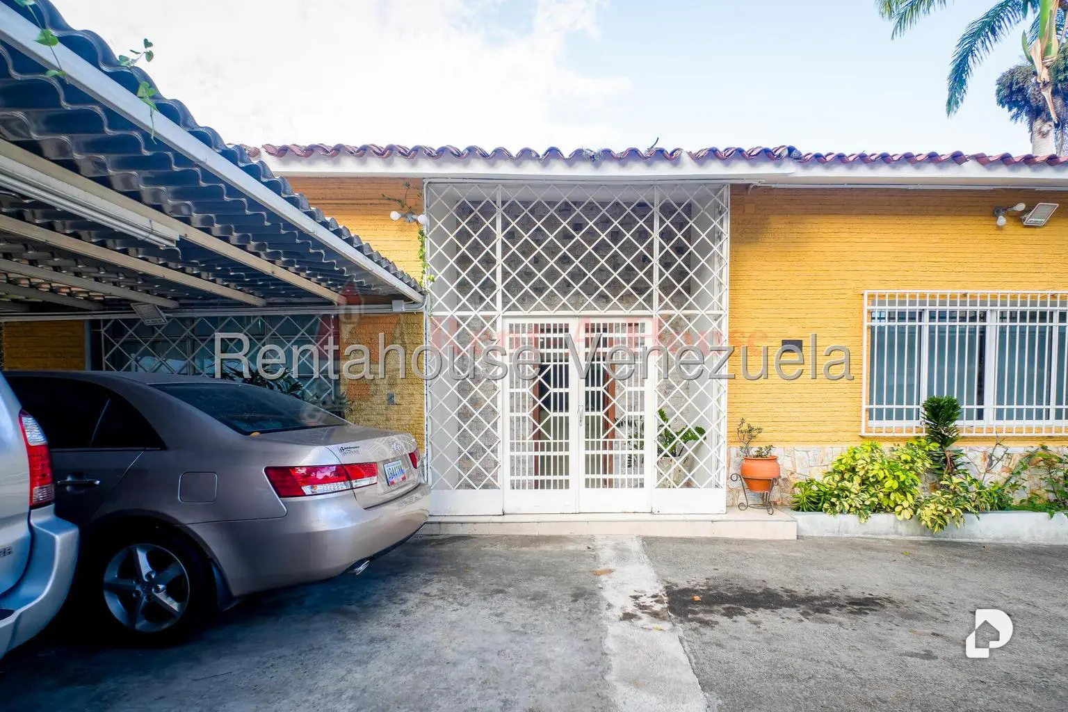 Local comercial en La Castellana, Caracas – 24