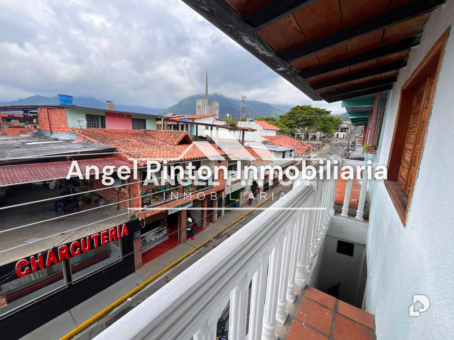 Local comercial en Avenida Bolivar, La Azulita – 11