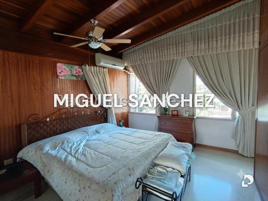 House in Prados del Este, Caracas – 12