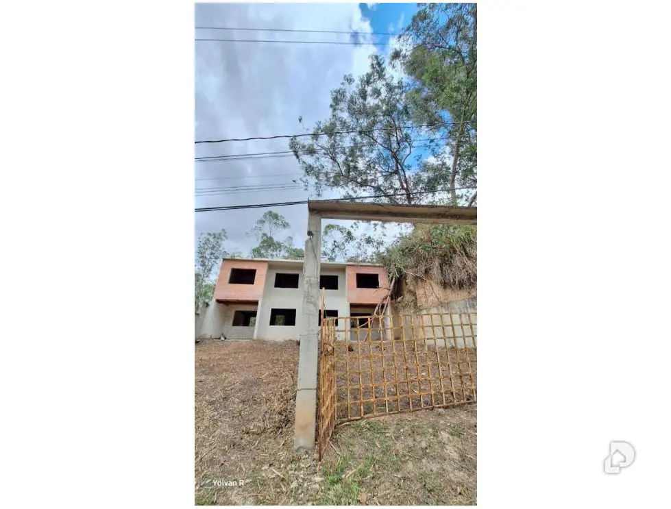 Casa en Colinas de Carrizal, Altos Mirandinos – 2