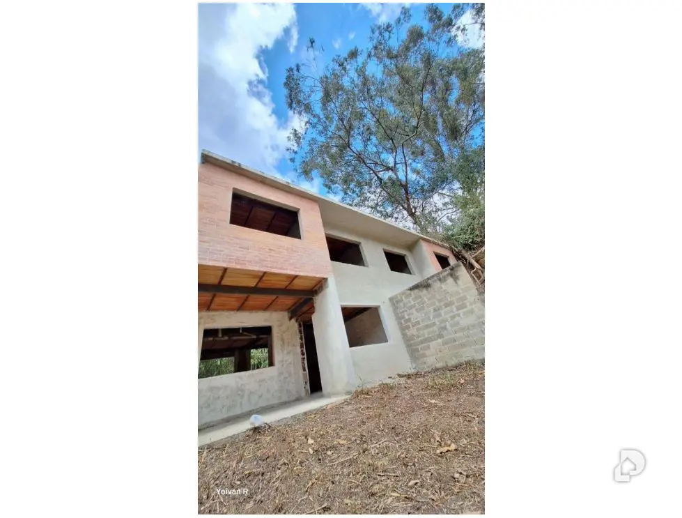Casa en Colinas de Carrizal, Altos Mirandinos – 1