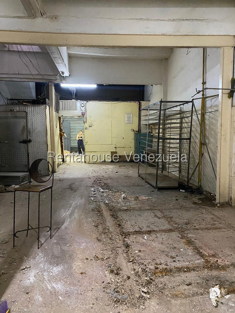 Local comercial en Parroquia Santa Rosalía, Caracas – 3