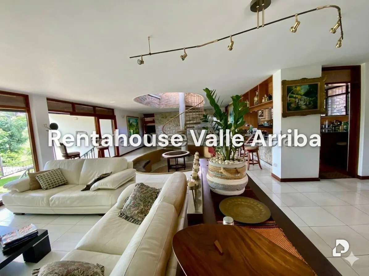Casa en Lomas De La Trinidad, Caracas – 3