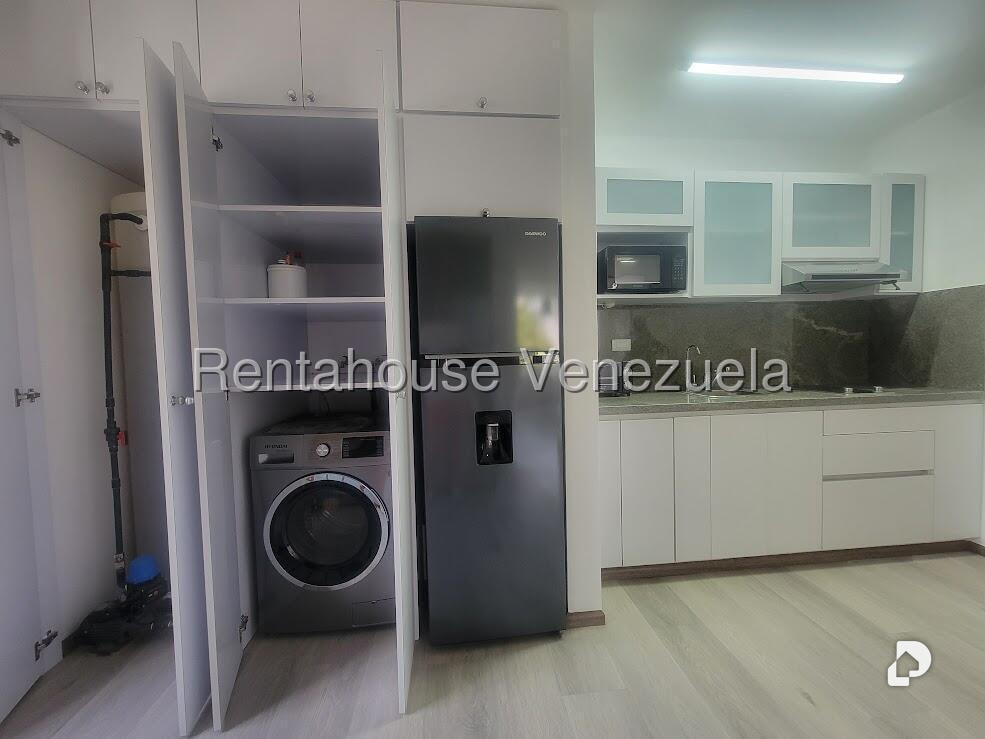 Apartamento en Los Palos Grandes, Caracas – 11