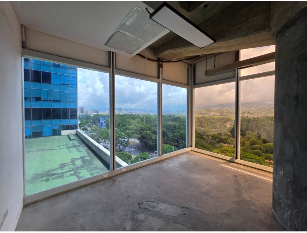 Oficina en Los Palos Grandes, Caracas - 1