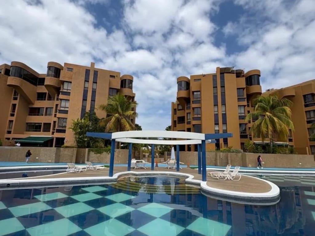 Apartamento en El Morro Lechería, Lechería - 1