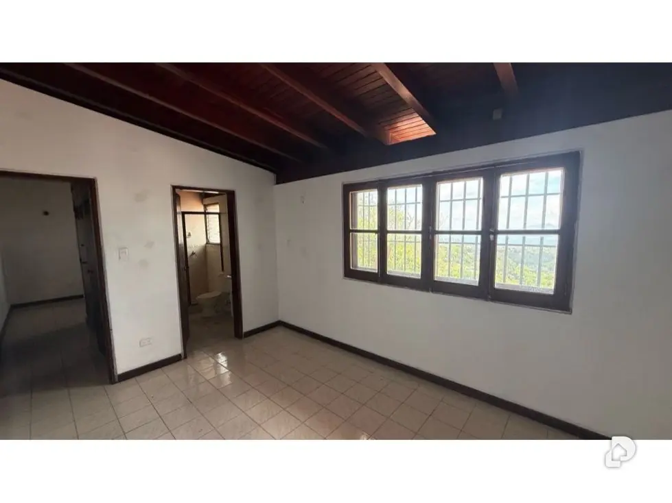 Casa en La Lagunita, Caracas – 18