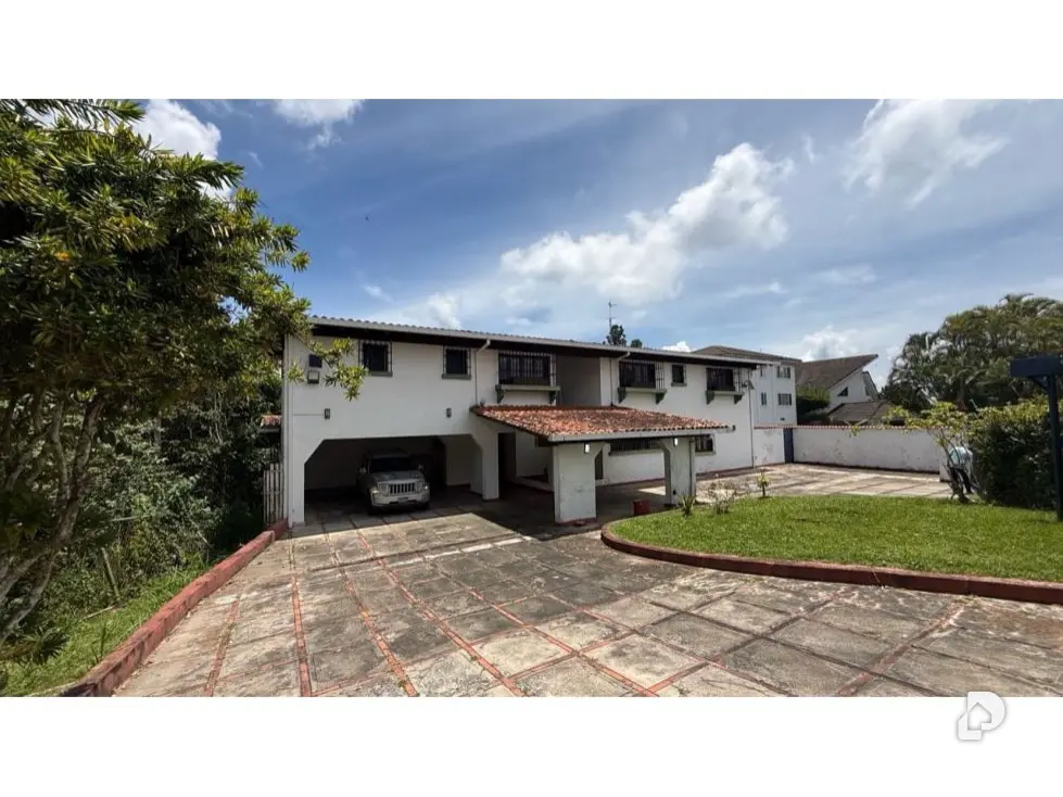 Casa en La Lagunita, Caracas – 1