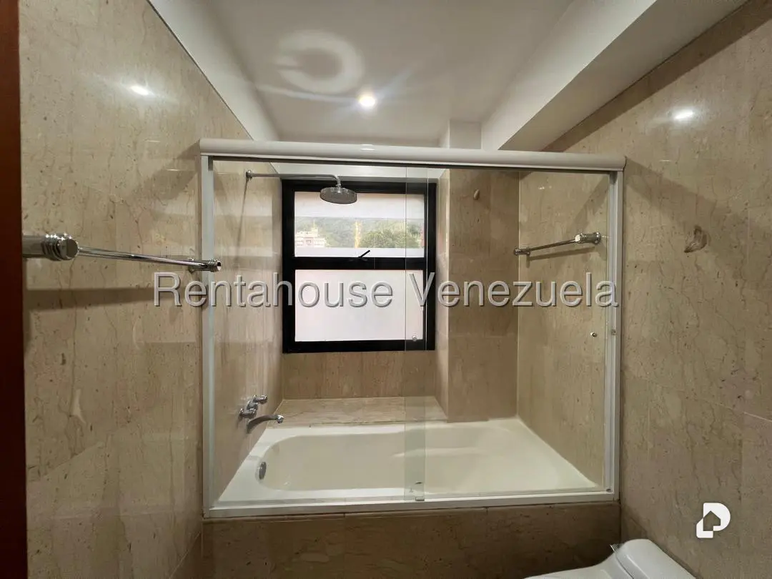 Apartamento en Los Dos Caminos, Caracas – 32