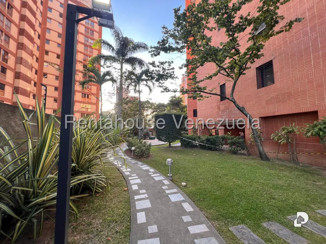 Apartamento en Los Dos Caminos, Caracas – 69