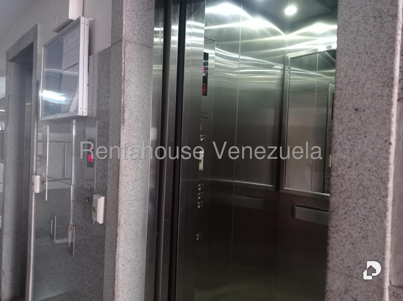 Apartamento en Colinas de La Tahona, Caracas – 23
