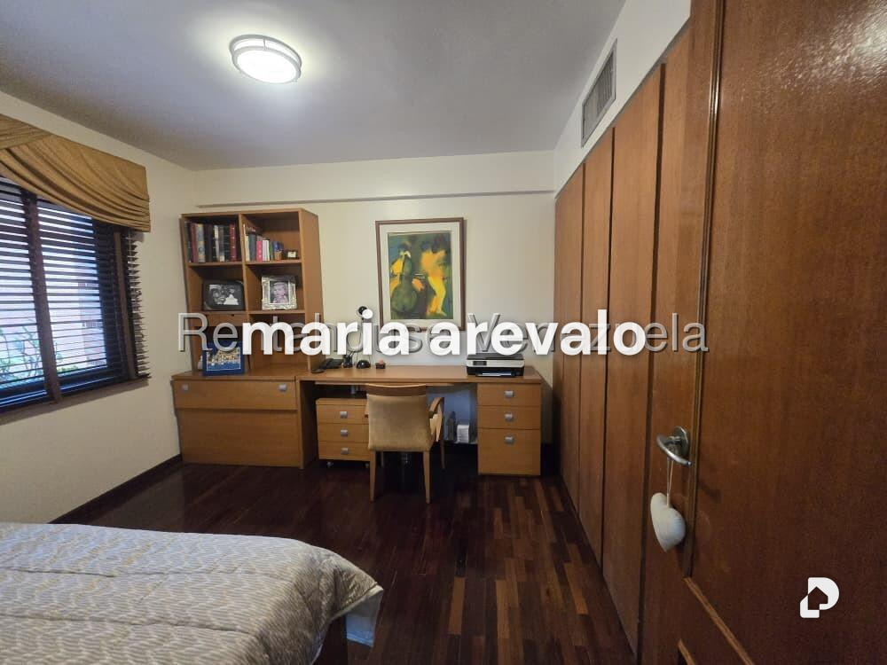 Apartamento en Campo Alegre, Caracas – 24