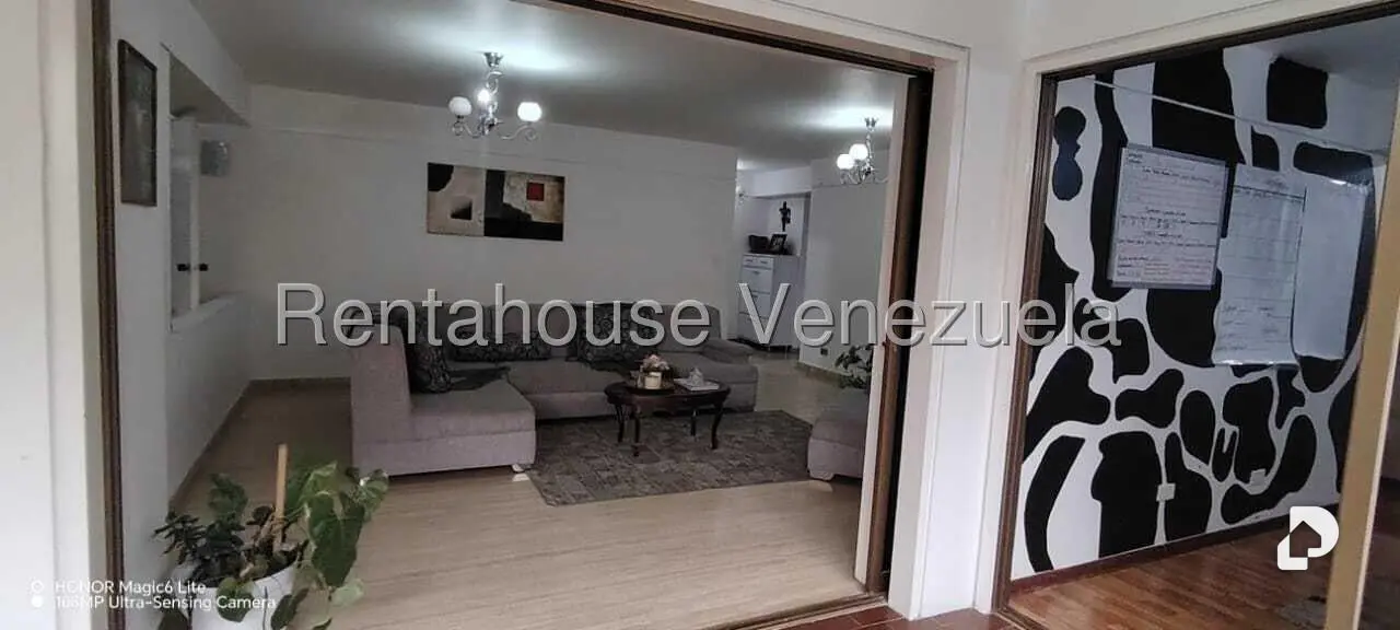 Apartamento en La Florida, Caracas – 11