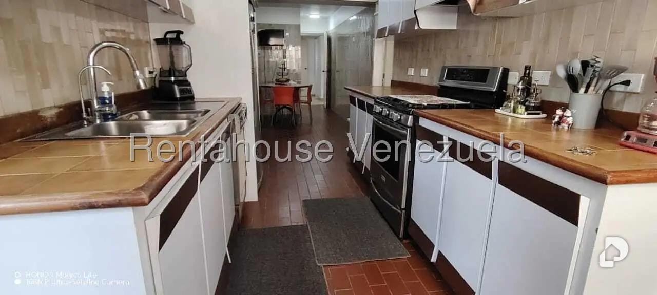 Apartamento en La Florida, Caracas – 18