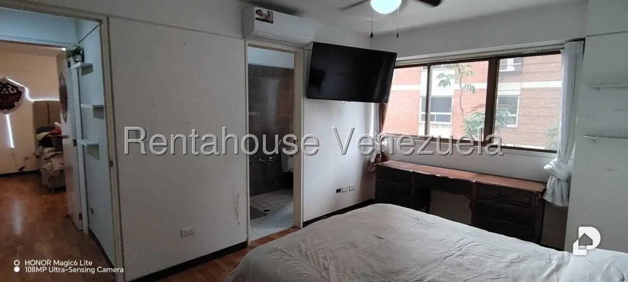 Apartamento en La Florida, Caracas – 23
