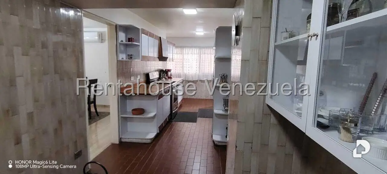 Apartamento en La Florida, Caracas – 14