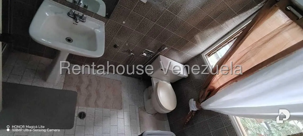 Apartamento en La Florida, Caracas – 25