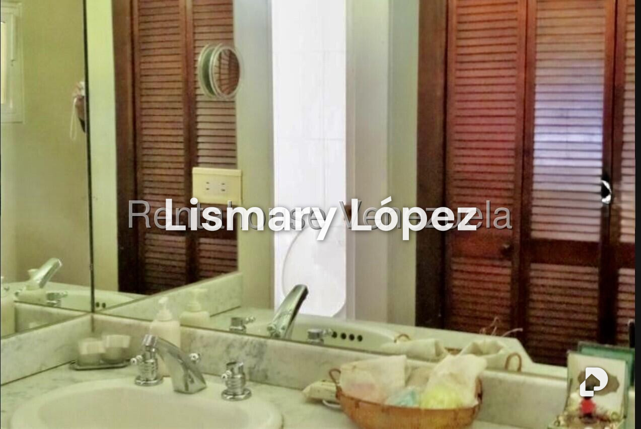 Casa en Altamira, Caracas – 14