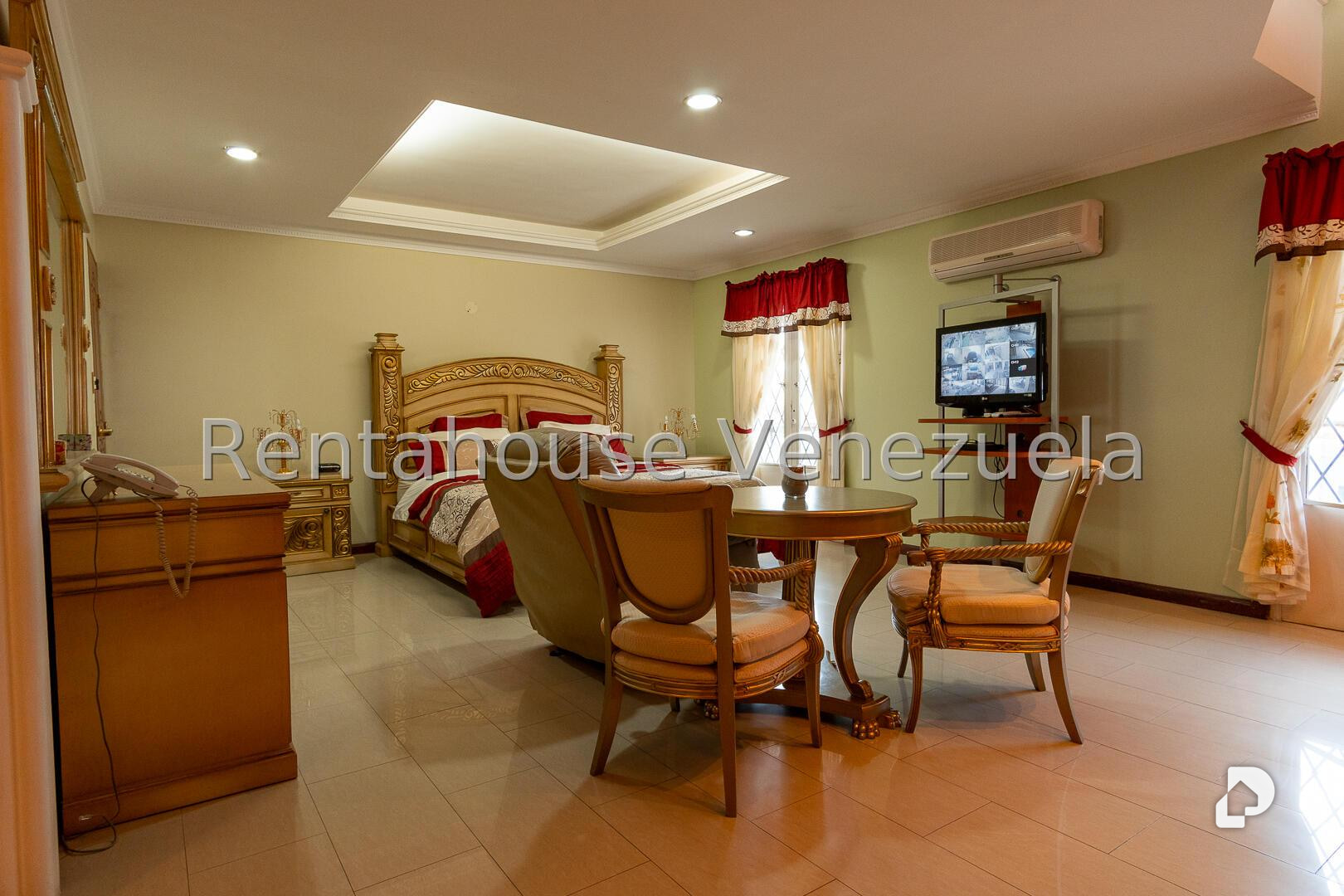 Casa en Alto Prado, Caracas – 17