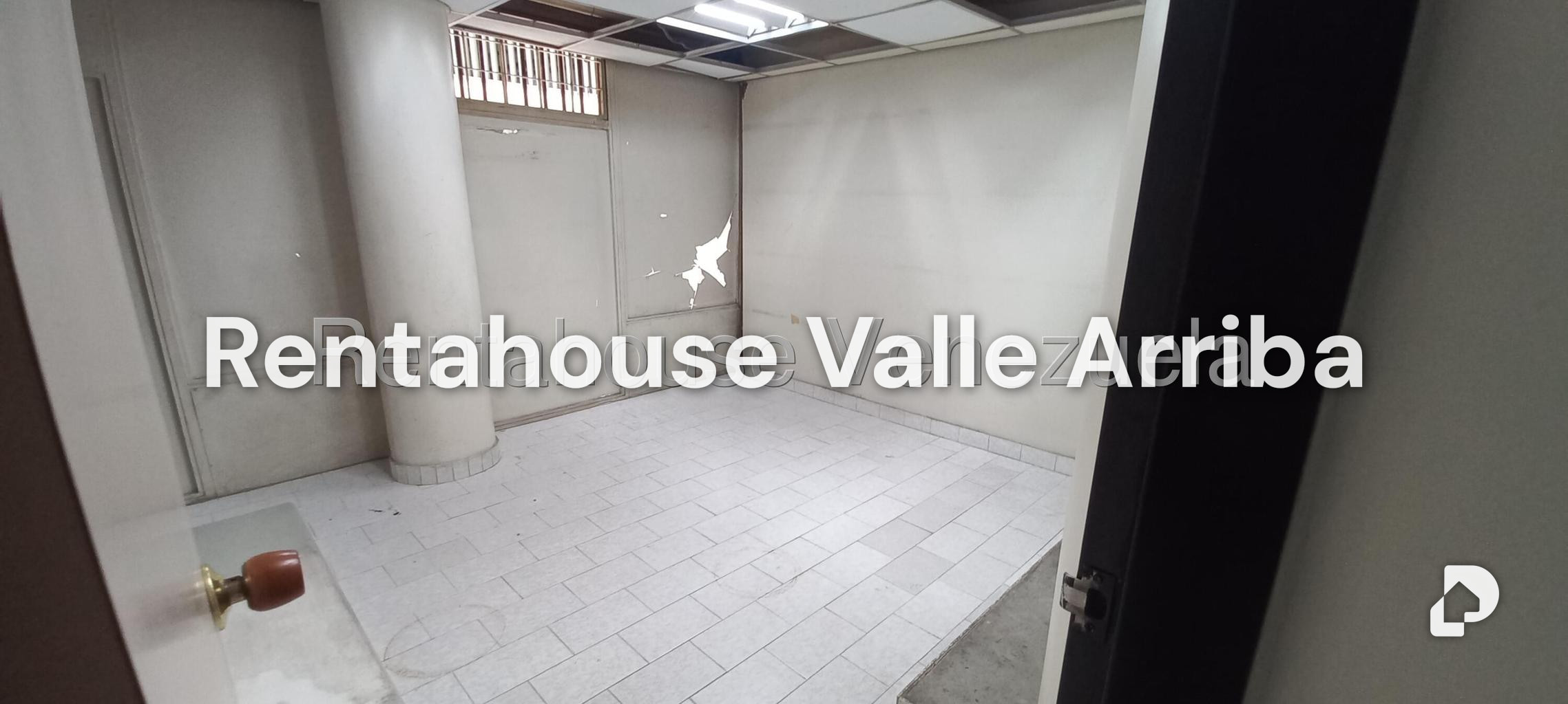 Local comercial en Parroquia La Candelaria, Caracas – 15