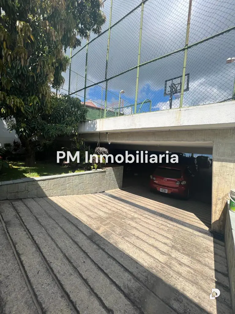 House in Colinas de Tamanaco, Caracas – 26