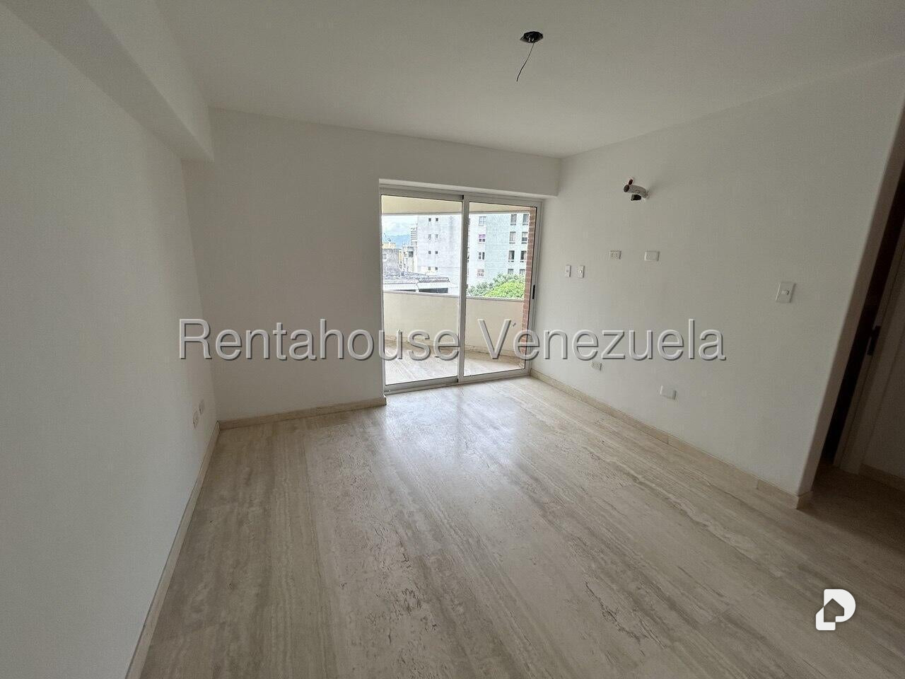 Apartamento en La Florida, Caracas – 11