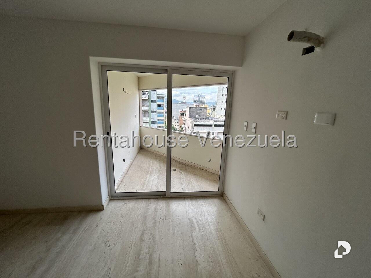 Apartamento en La Florida, Caracas – 12