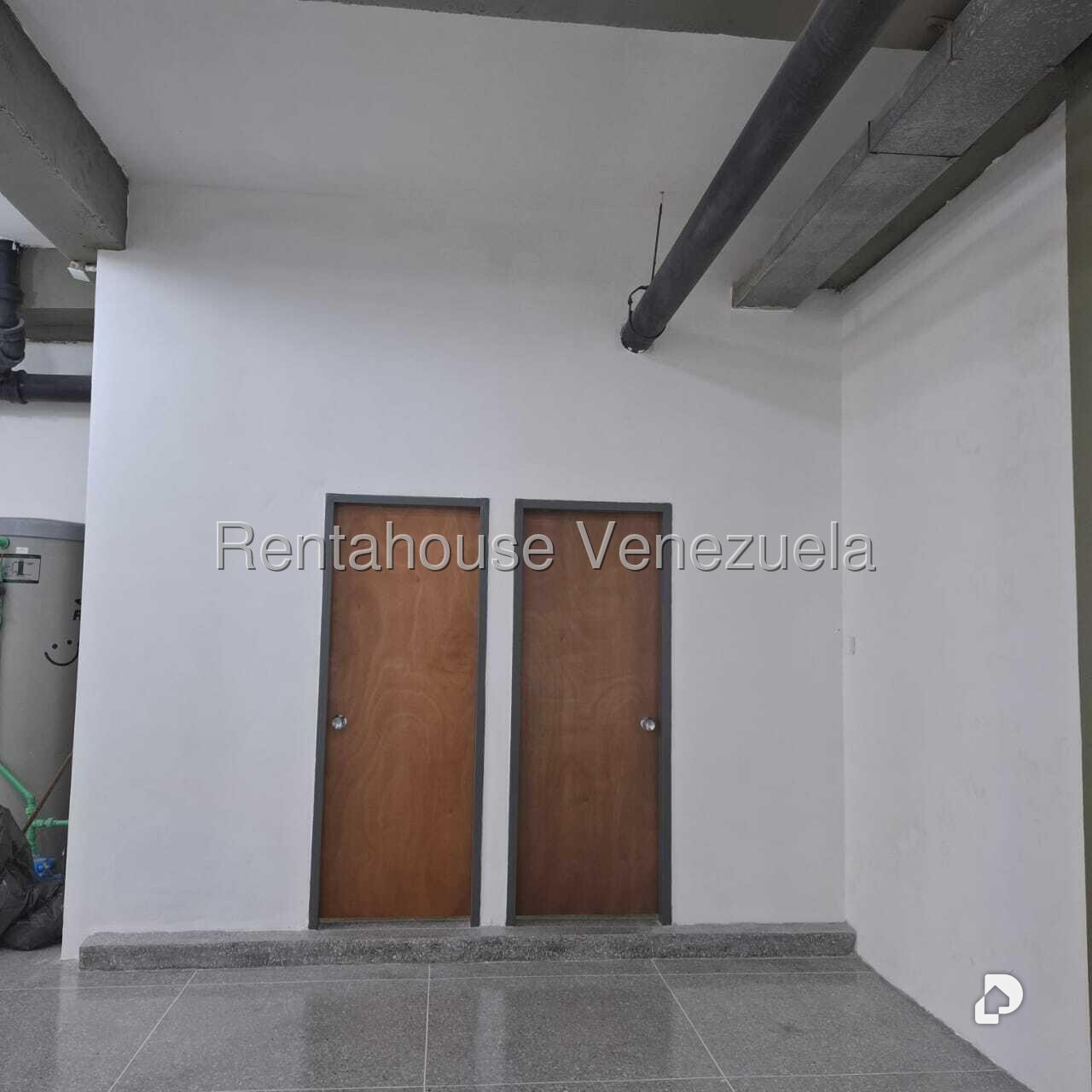 Local comercial en Parroquia La Candelaria, Caracas – 11