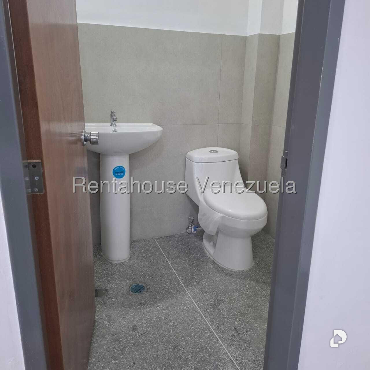 Local comercial en Parroquia La Candelaria, Caracas – 14
