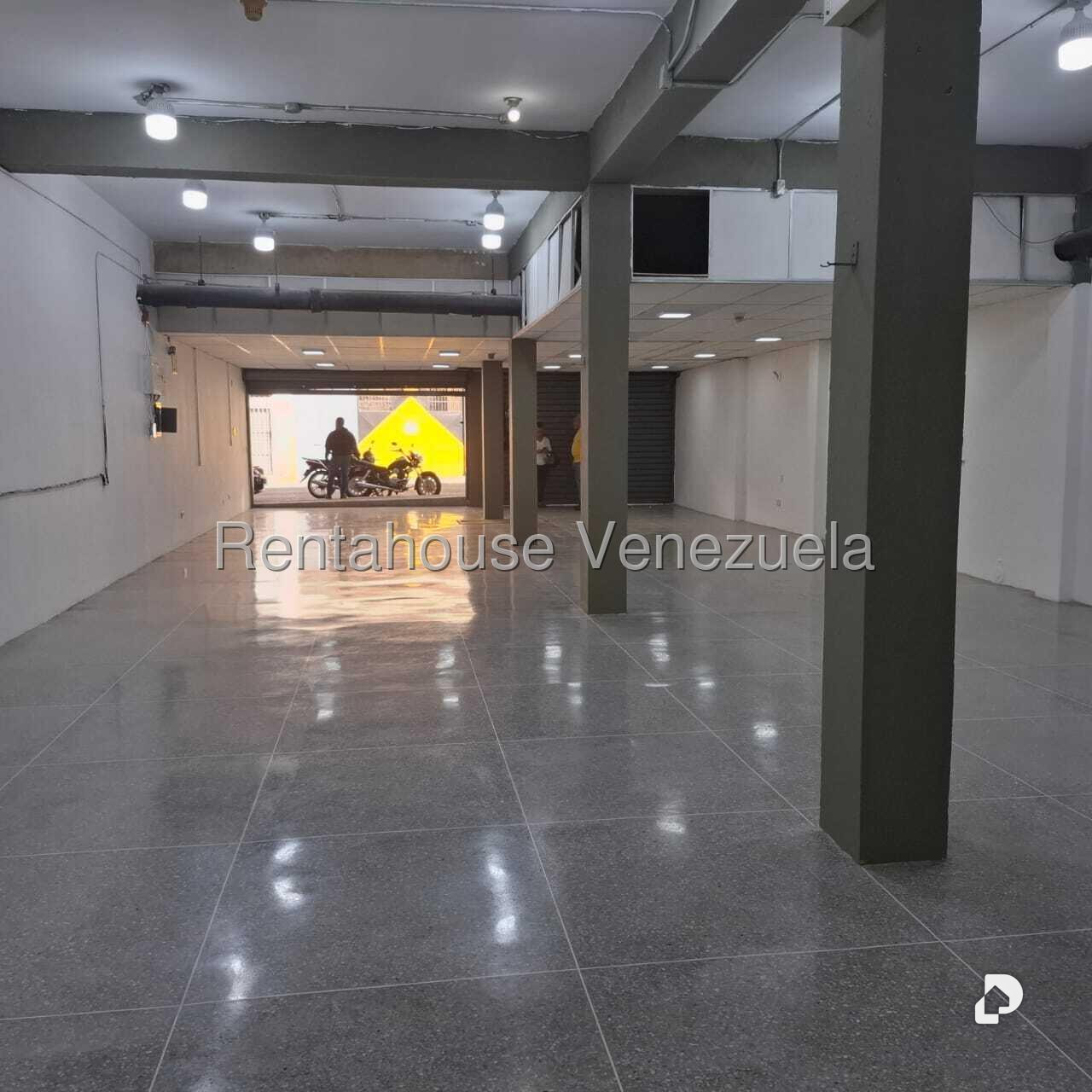 Local comercial en Parroquia La Candelaria, Caracas – 21