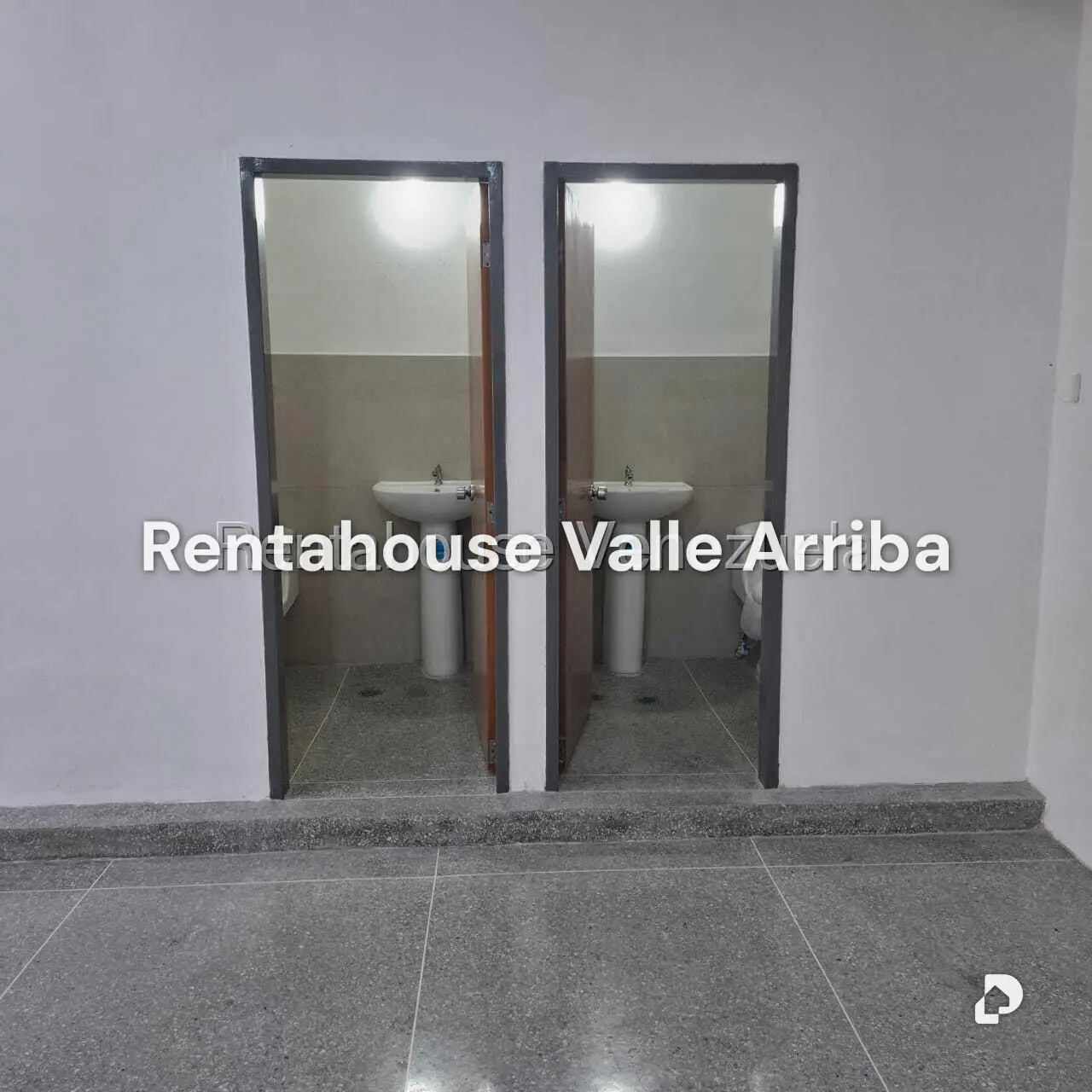 Local comercial en Parroquia La Candelaria, Caracas – 13