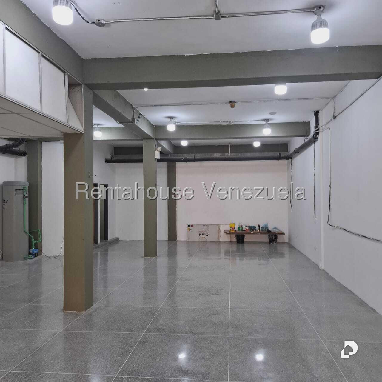 Local comercial en Parroquia La Candelaria, Caracas – 17