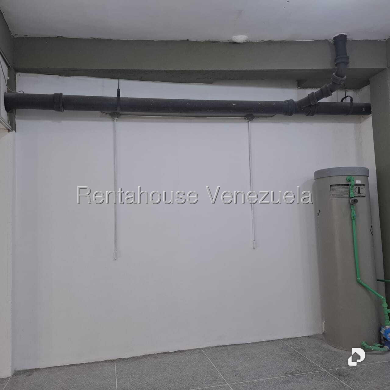 Local comercial en Parroquia La Candelaria, Caracas – 16