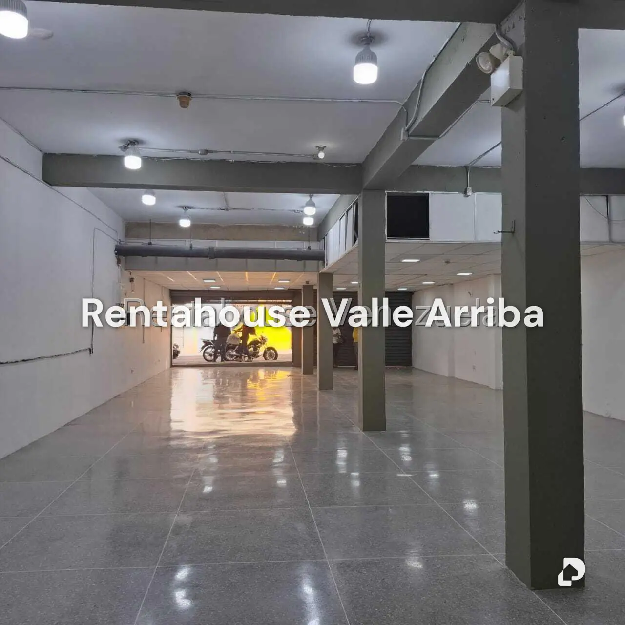 Local comercial en Parroquia La Candelaria, Caracas – 23