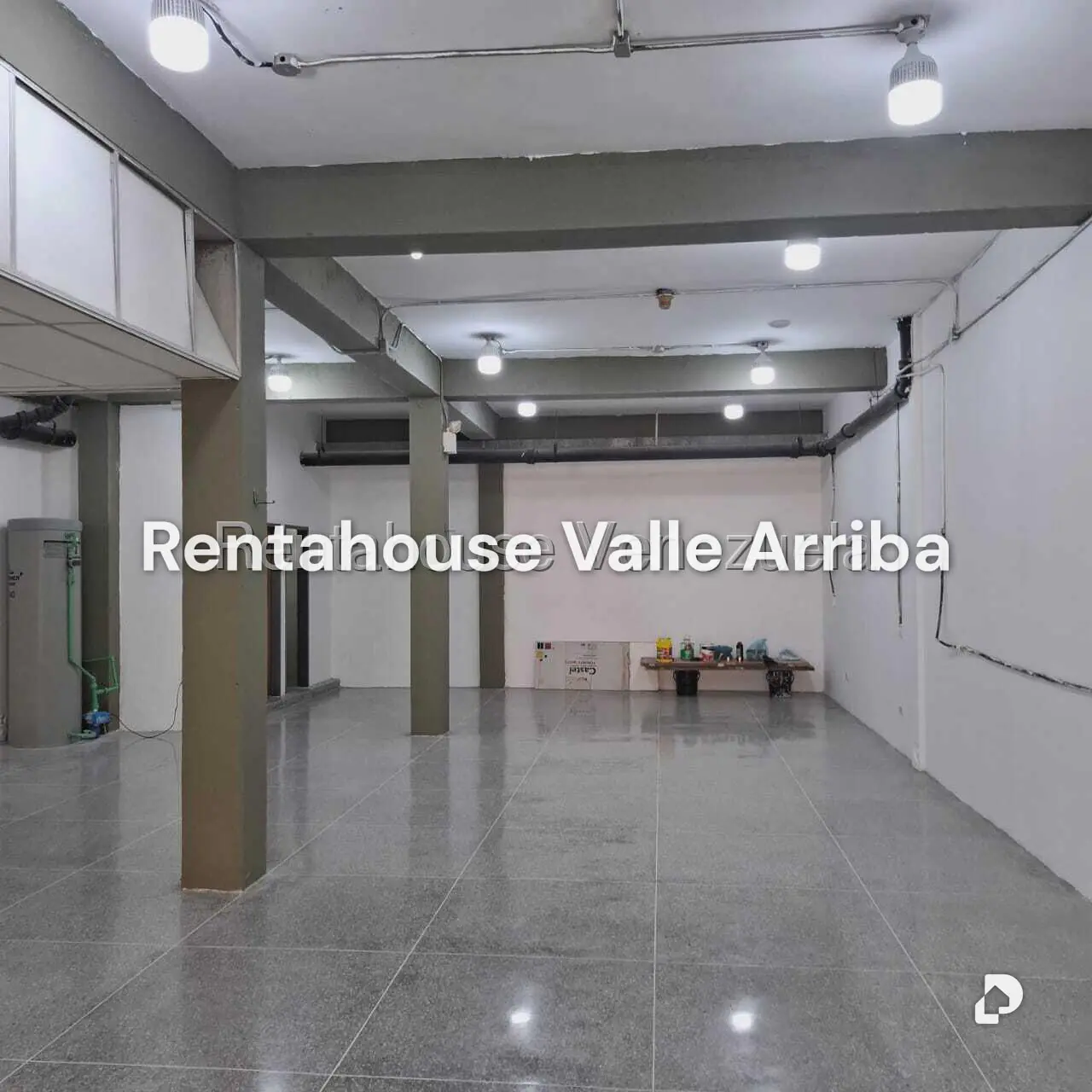 Local comercial en Parroquia La Candelaria, Caracas – 17