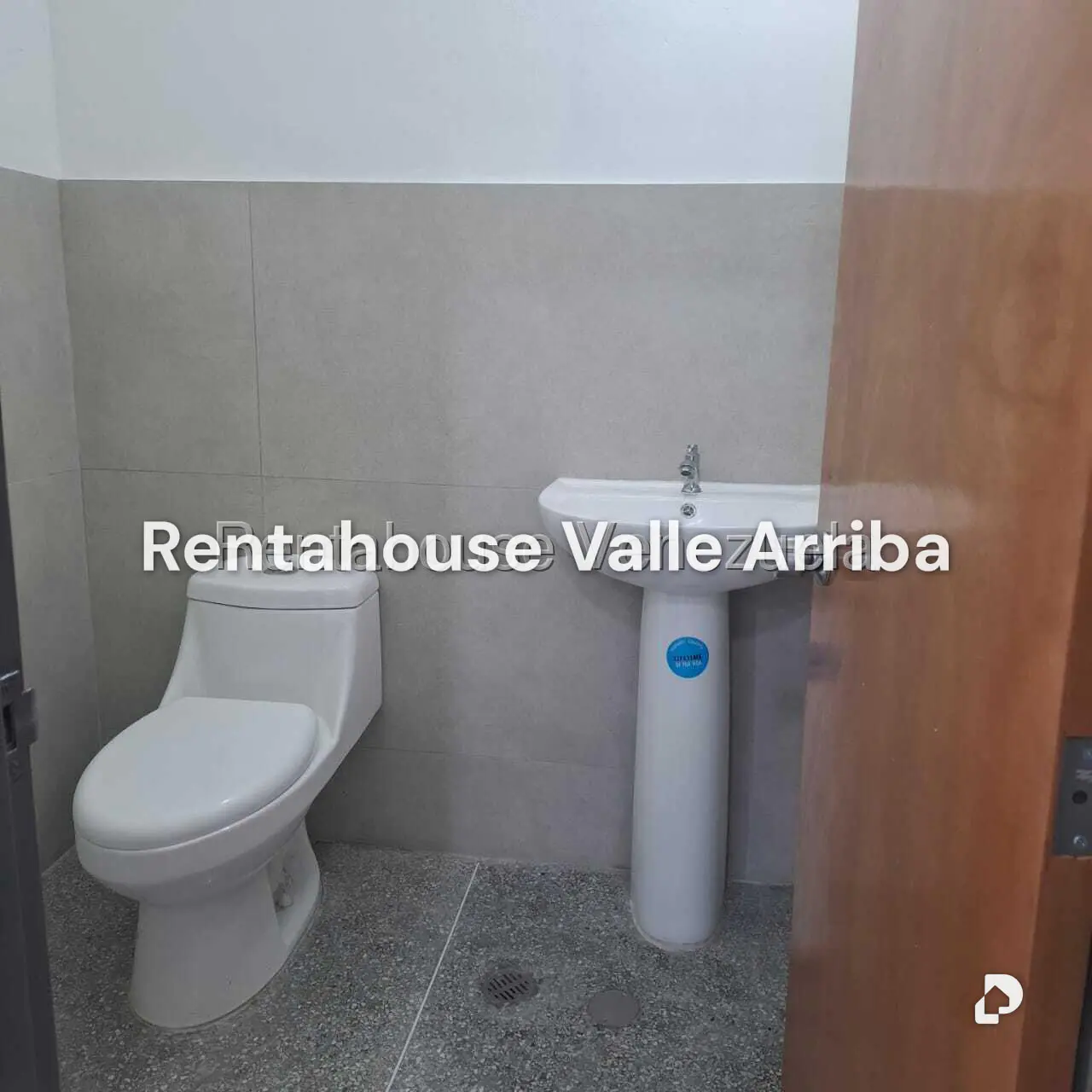 Local comercial en Parroquia La Candelaria, Caracas – 15