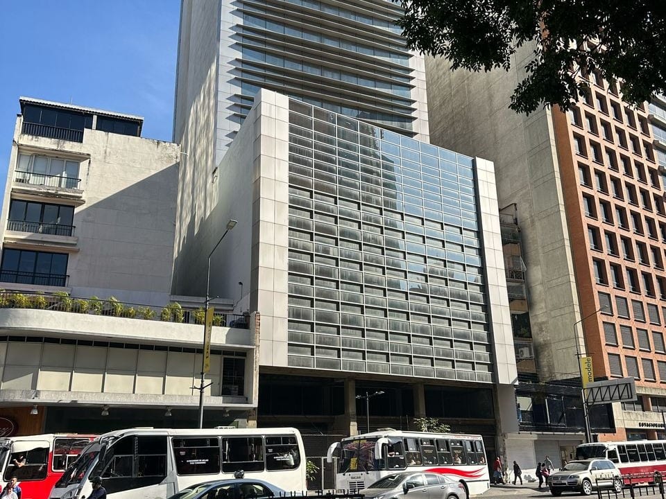 Edificio en Chacao, Caracas - 1