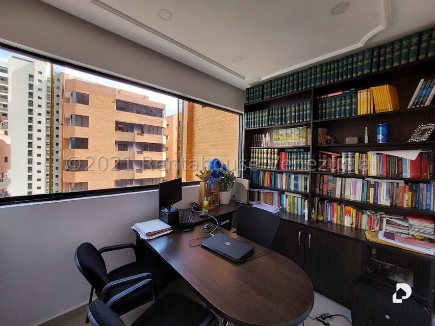 Apartamento en Parroquia Urbana San José, Valencia – 17