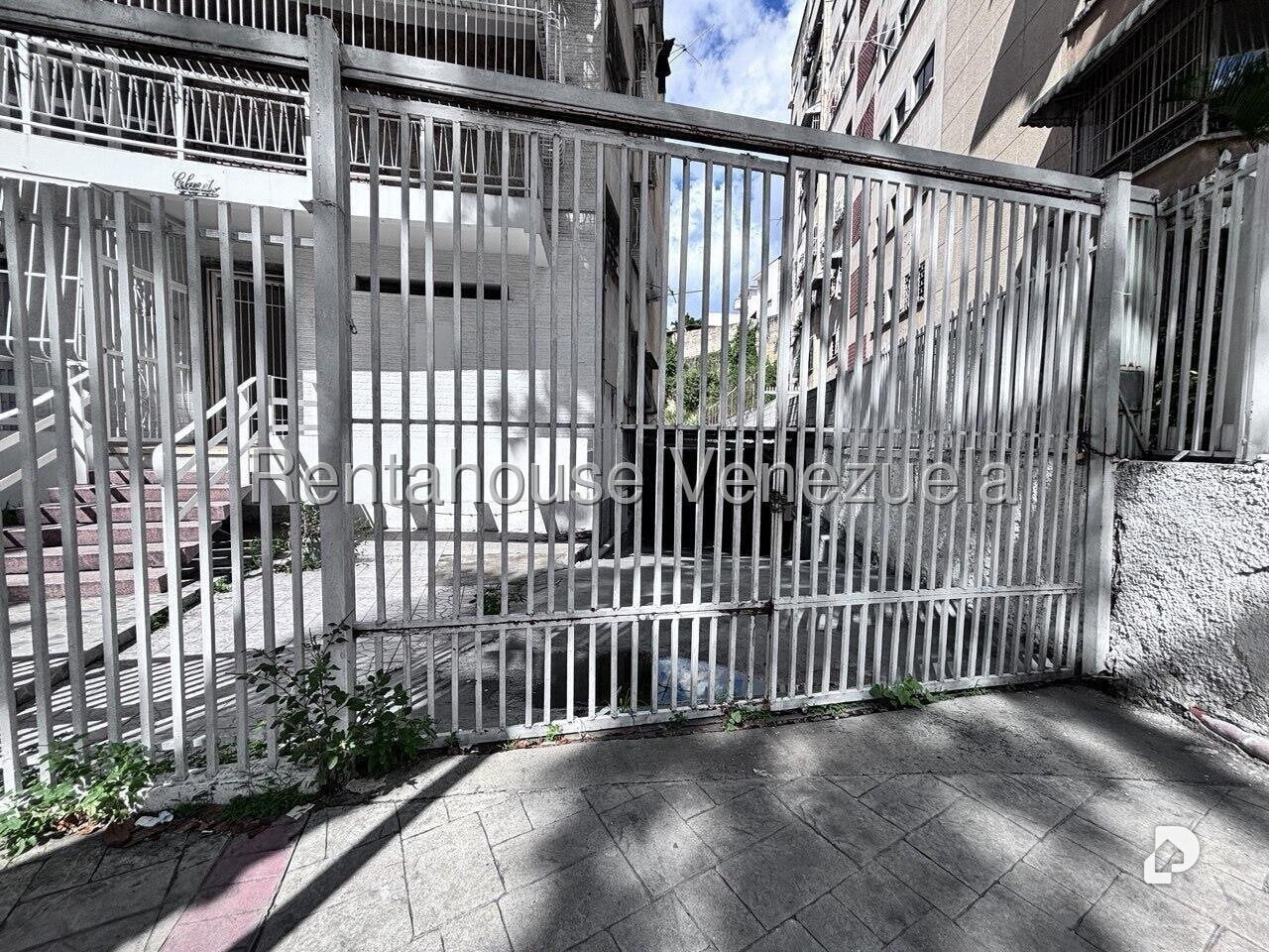 Local comercial en Colinas de Bello Monte, Caracas – 13