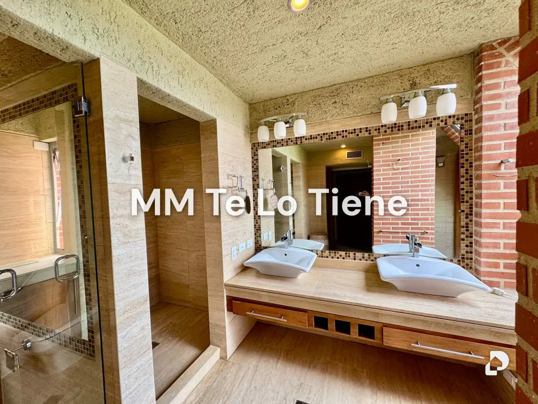 Penthouse in Oripoto, Caracas – 34
