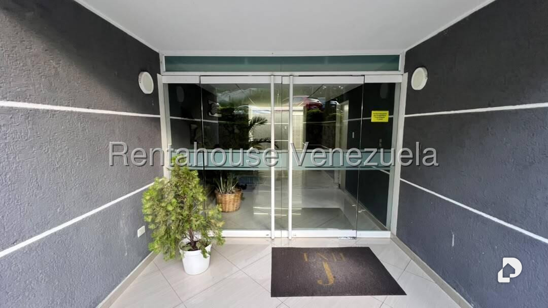 Apartment in Los Naranjos Humboldt, Caracas – 2